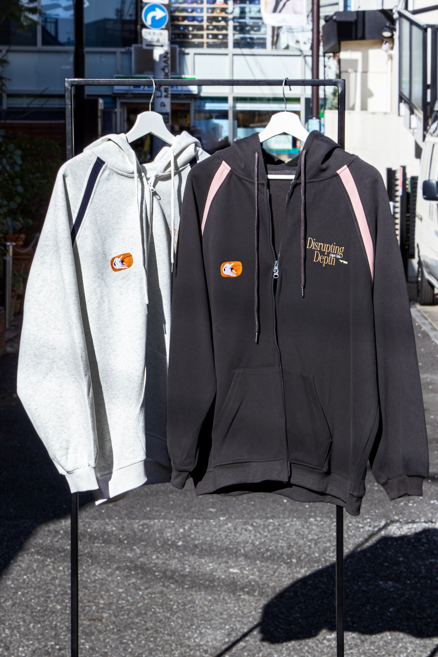 【竹井晴日】Full zip hoodie with embroidery