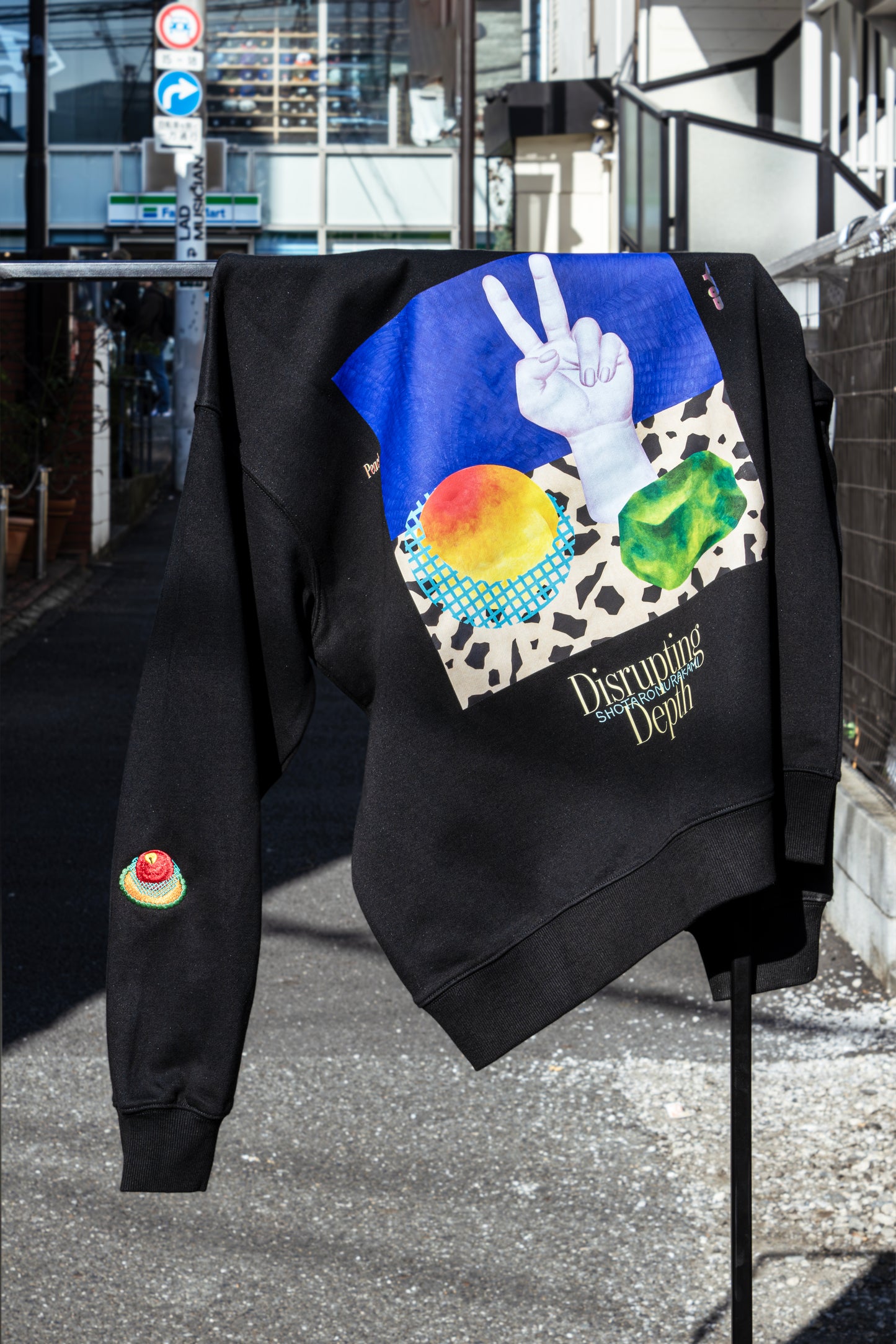 【村上正太郎】Half-zip sweatshirt with embroidery