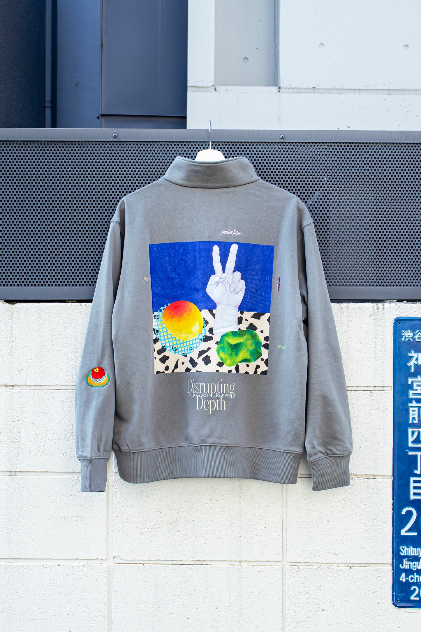 【村上正太郎】Half-zip sweatshirt with embroidery